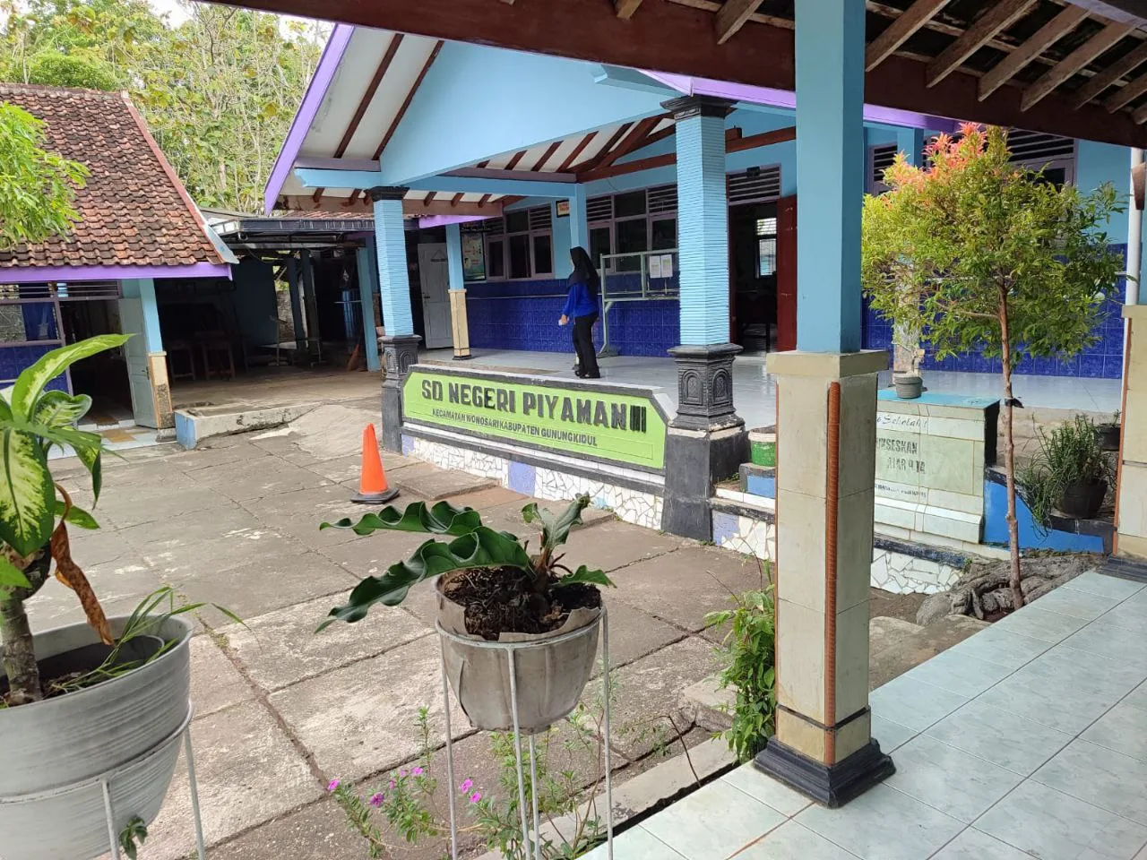 6 Siswa SD Piyaman 3 Gunungkidul Dilarikan ke RSUD, Diduga Keracunan MBG