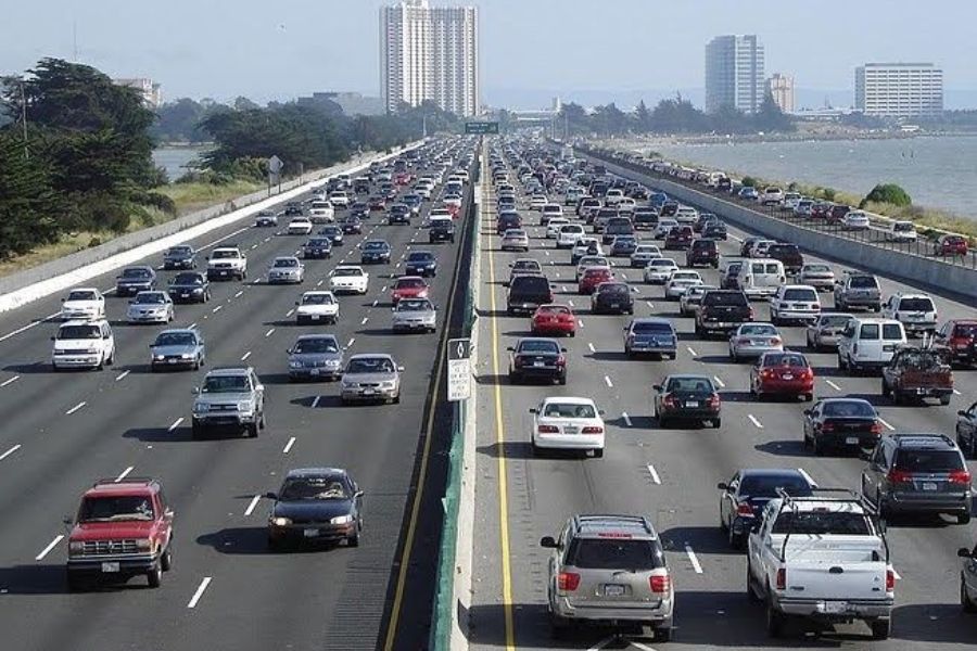 Strategi Atasi Kemacetan Mudik One Way Nasional dan Lokal di Tol Kalikangkung-Bawen