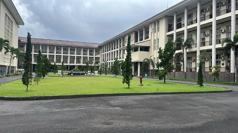 UGM Buka Loker Terbaru, Media Manager Departemen Sosiologi: Begini Syarat dan Cara Daftarnya