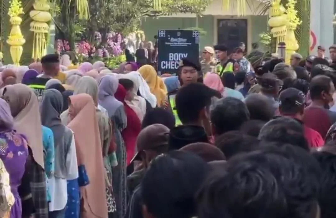 Antrean di Kepatihan Yogyakarta, Warga Berburu Berkah dan Silaturahmi dengan Sri Sultan HB X