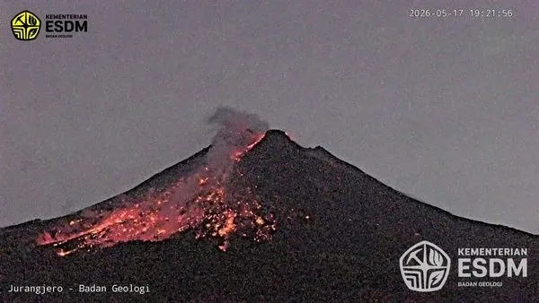 Gunung Merapi Kembali Luncurkan Awan Panas Minggu Malam, Warga Diminta Jauhi Zona Bahaya