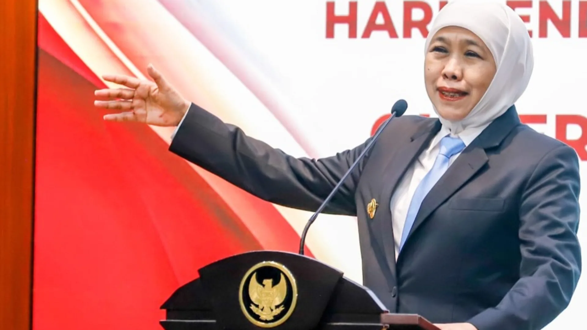Gubernur Khofifah Ungkap Kinerja Fiskal Jatim 2025, Pendapatan Daerah Lampaui Target